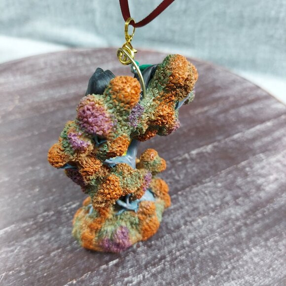 Disney Sketchbook Pocahontas With Hummingbird Limited Edition Christmas Ornament - Picture 4 of 5